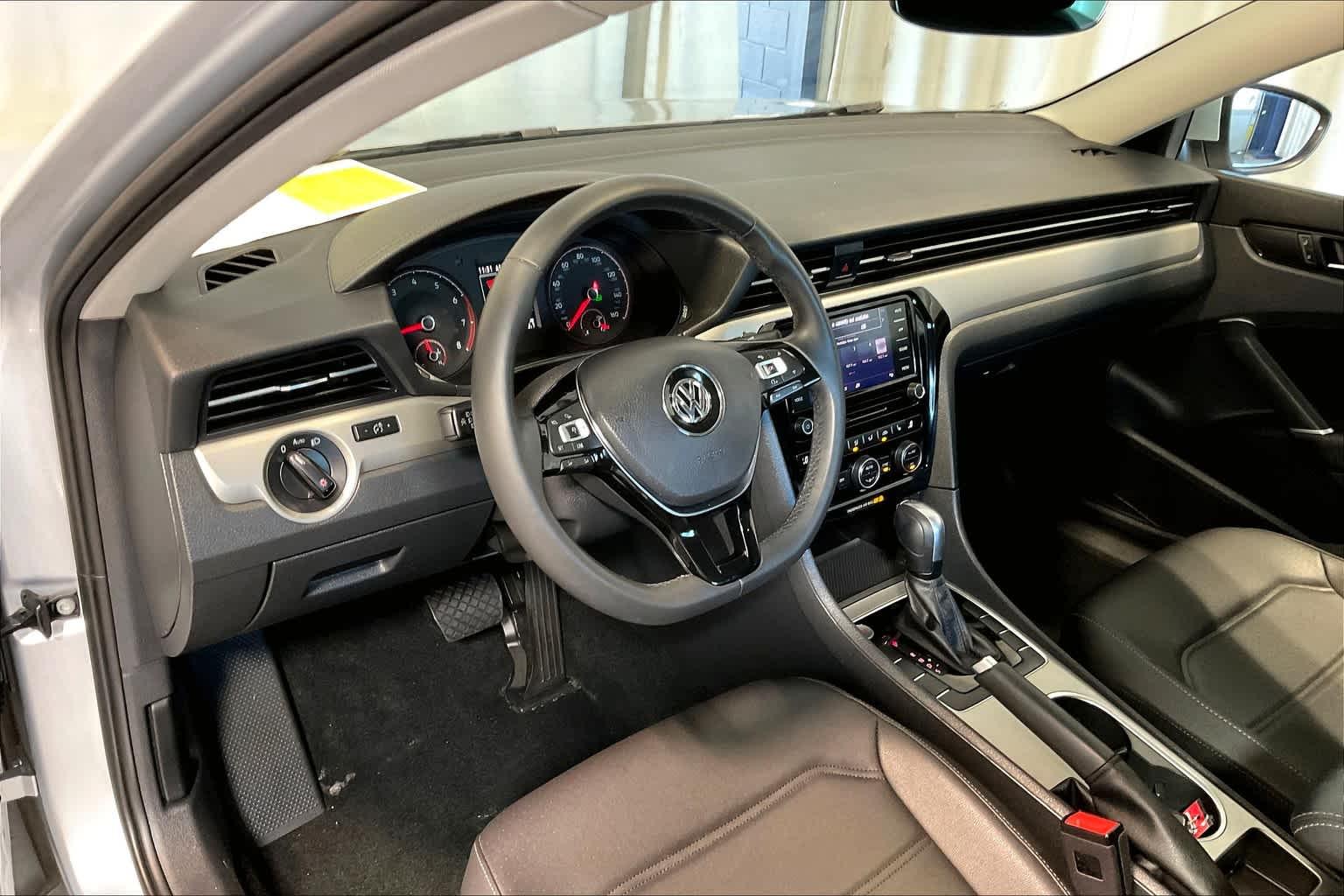 2021 Volkswagen Passat 2.0T SE - Photo 8