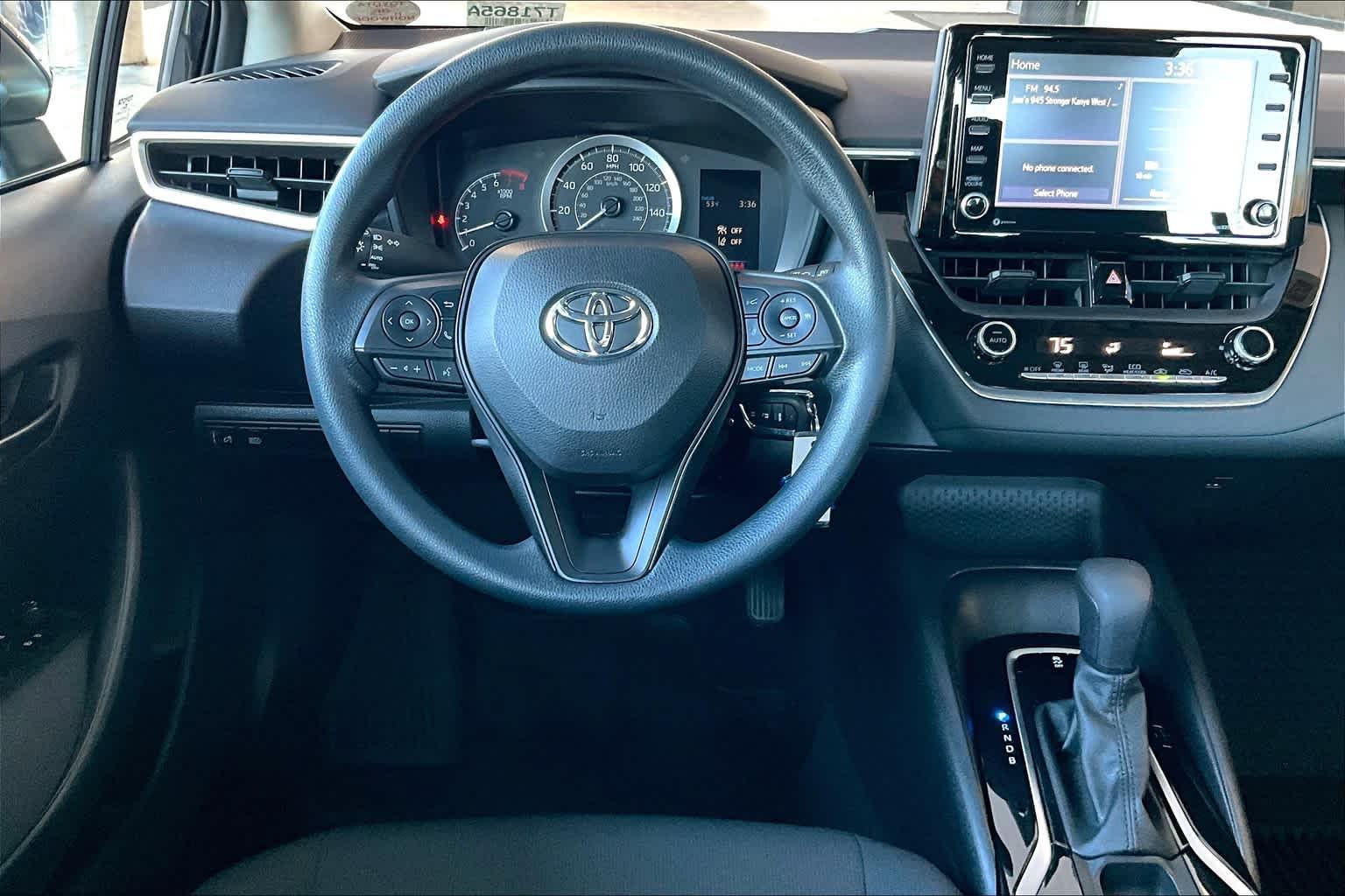 2022 Toyota Corolla LE - Photo 17