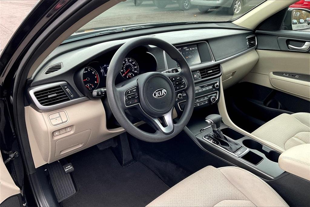 2018 Kia Optima LX - Photo 8