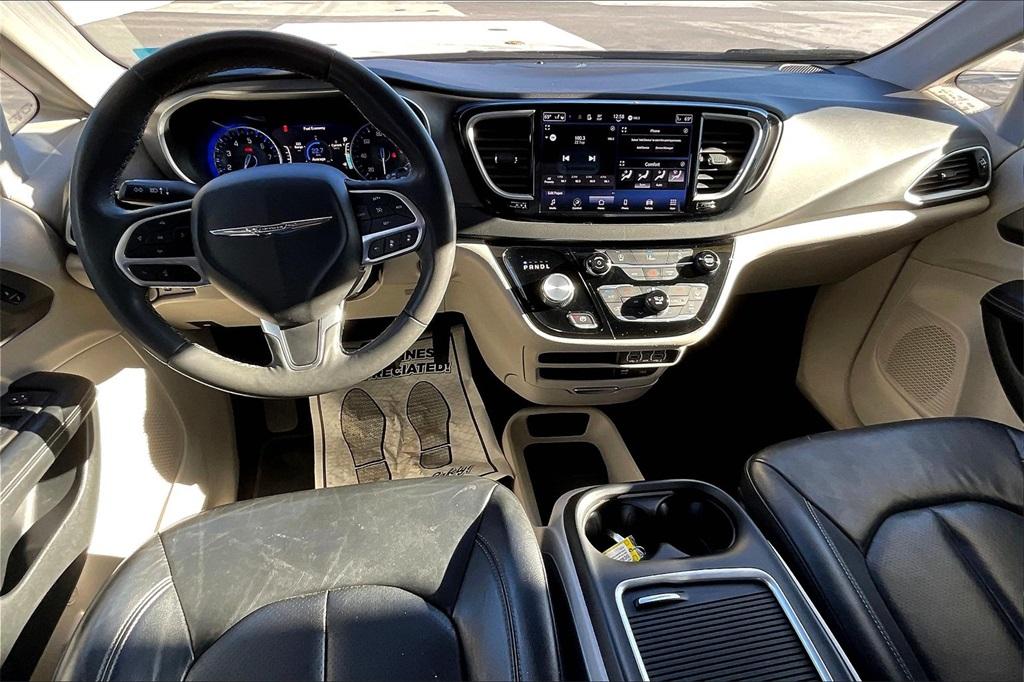 2022 Chrysler Pacifica Touring L - Photo 18