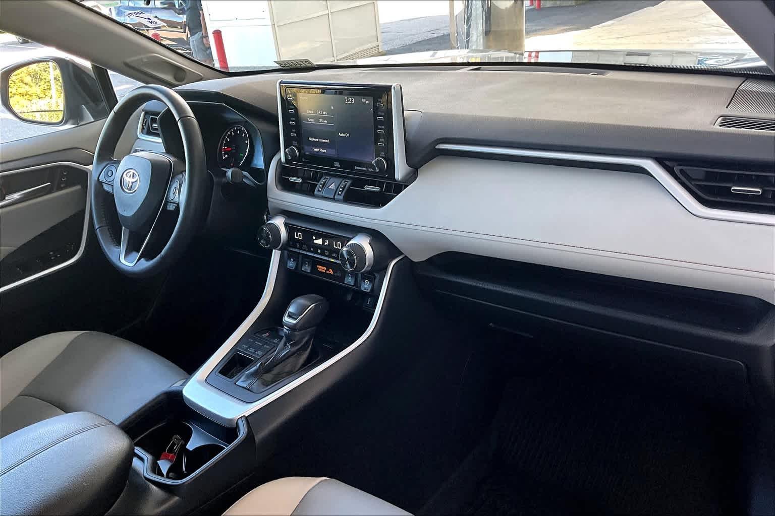 2021 Toyota RAV4 XLE Premium - Photo 14