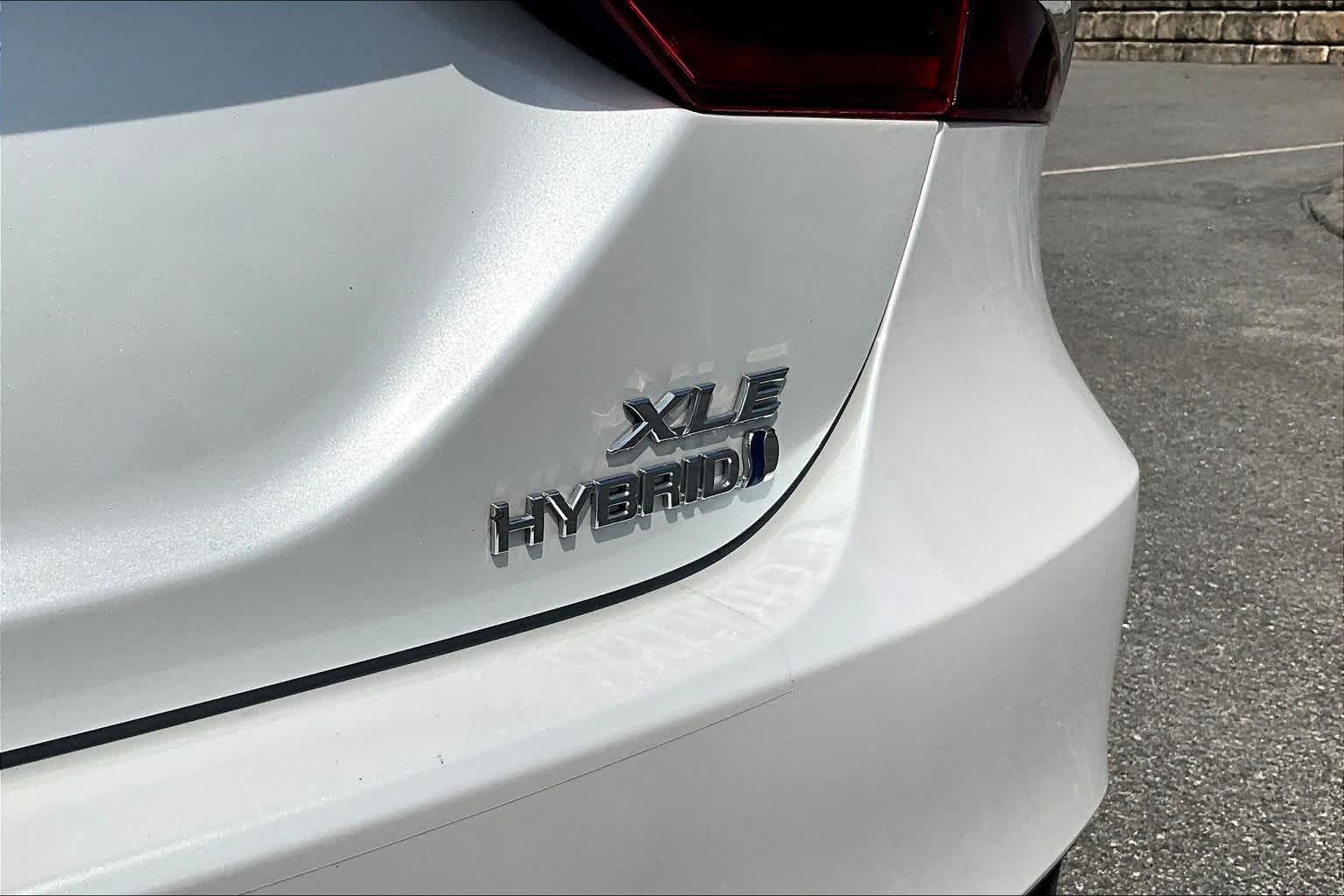 2023 Toyota Camry Hybrid XLE - Photo 28