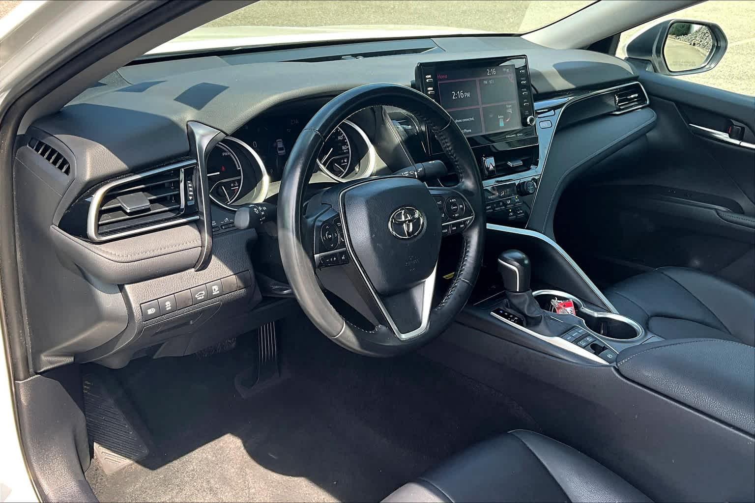 2023 Toyota Camry Hybrid XLE - Photo 8