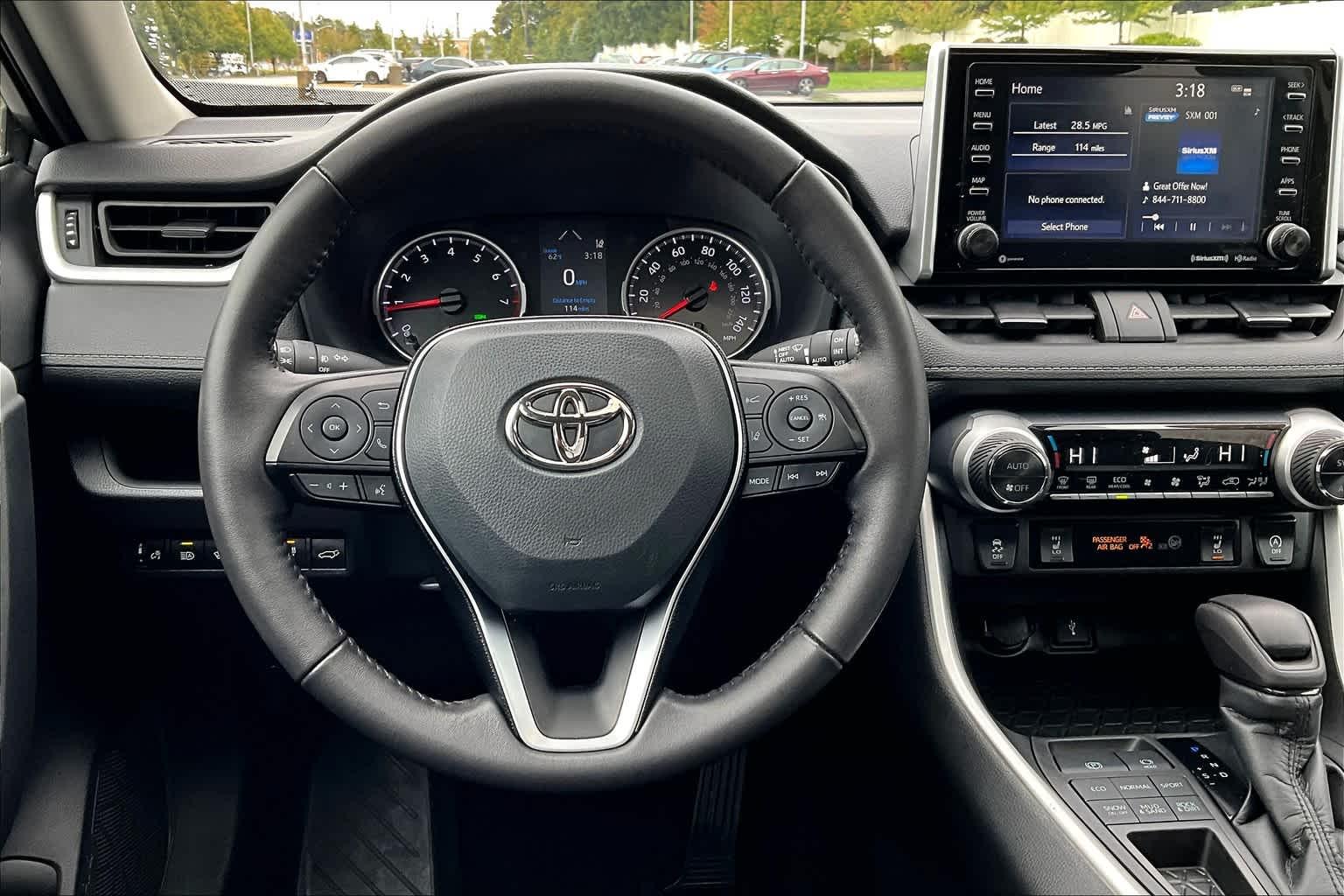 2021 Toyota RAV4 XLE - Photo 17