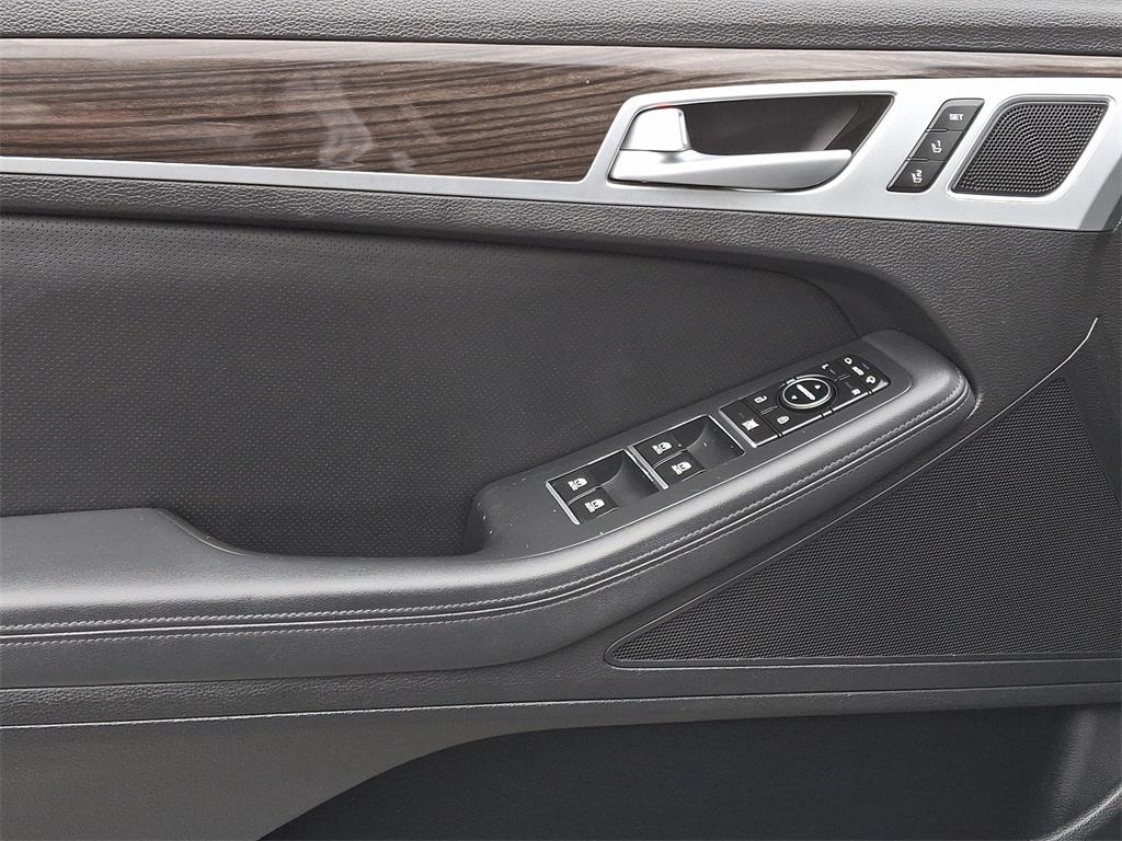 2015 Hyundai Genesis 3.8 - Photo 12