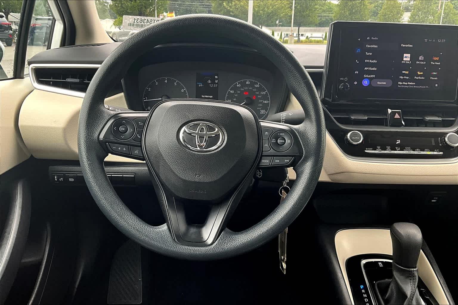 2023 Toyota Corolla LE - Photo 17