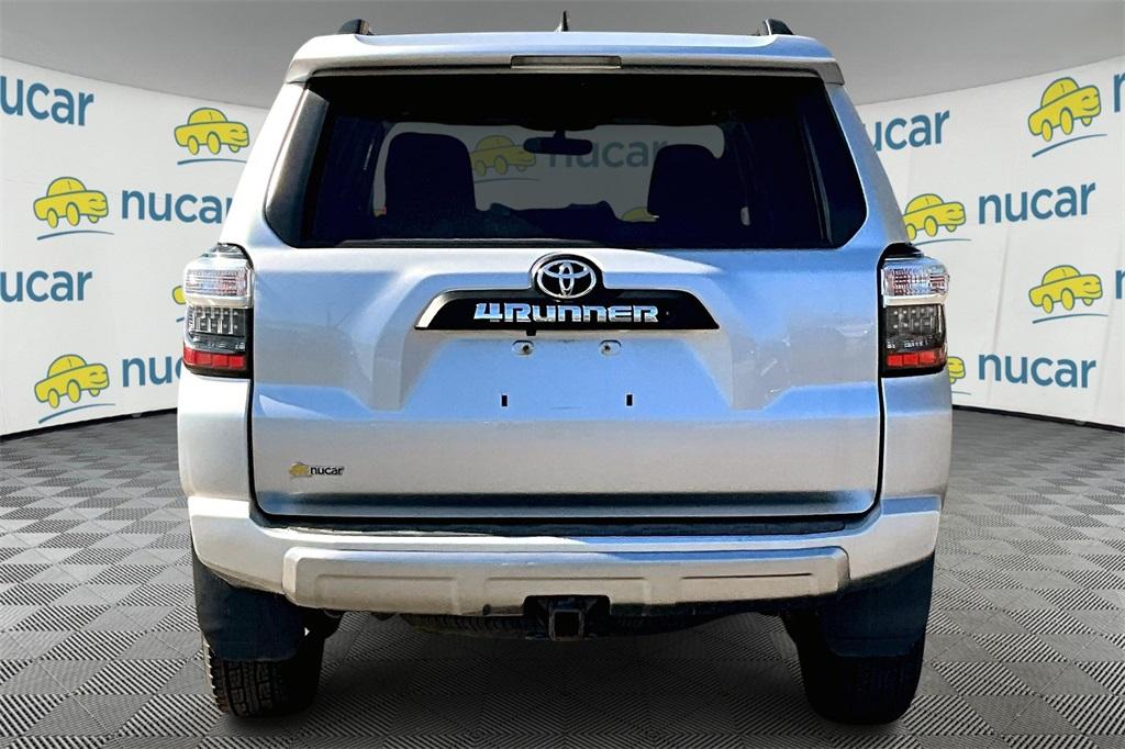 2019 Toyota 4Runner SR5 - Photo 5