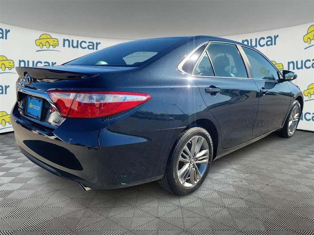 2017 Toyota Camry SE - Photo 6