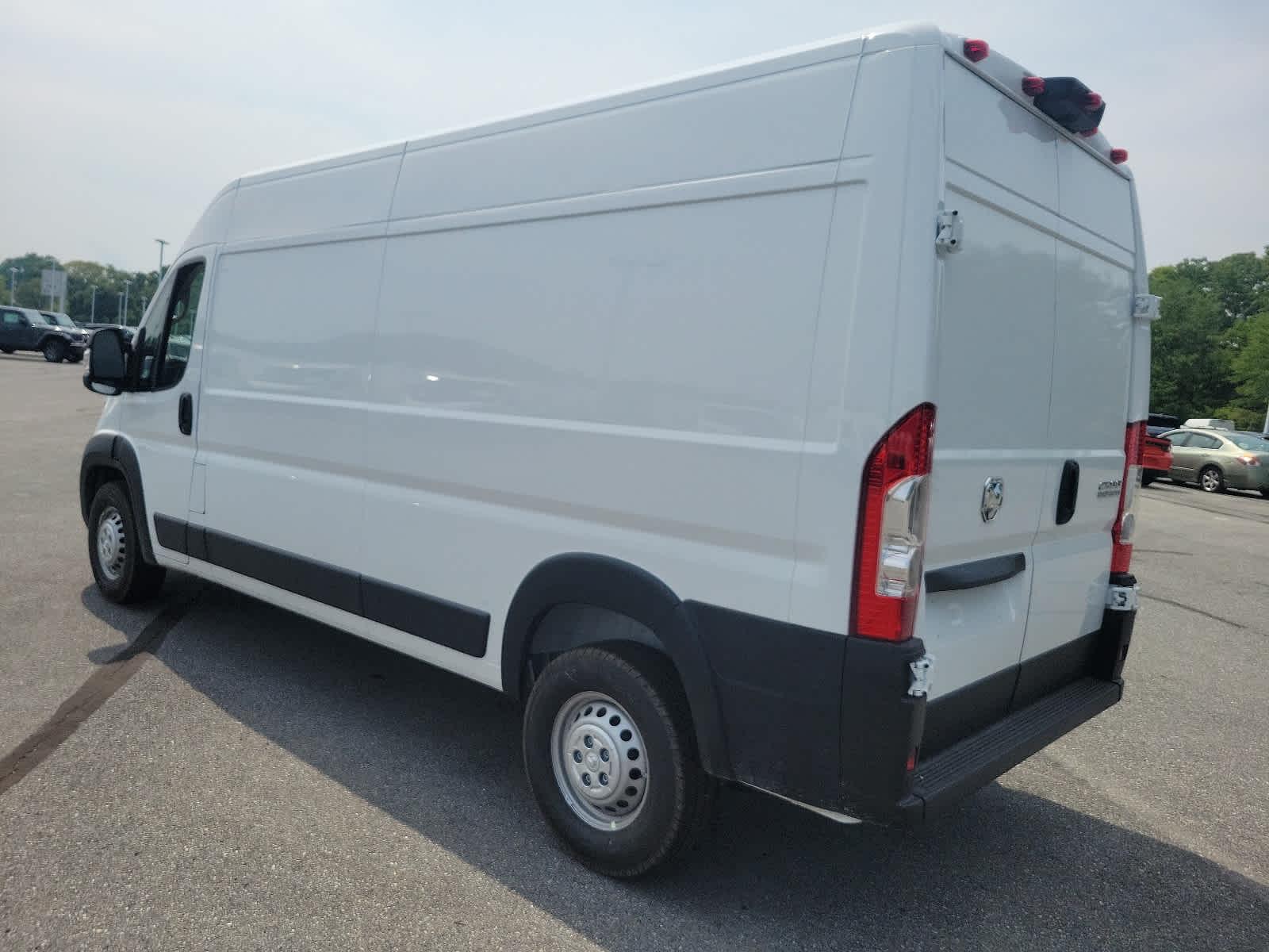 2024 Ram ProMaster 2500 High Roof - Photo 3