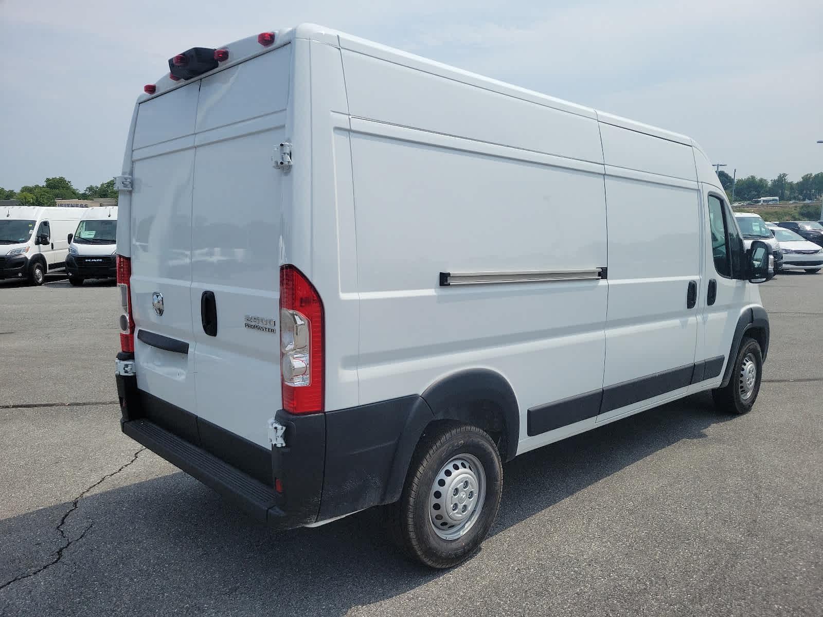 2024 Ram ProMaster Tradesman - Photo 4