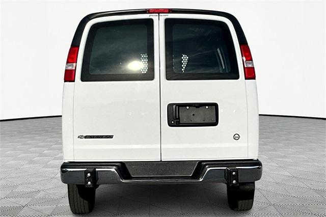 2022 Chevrolet Express 2500 Work Van - Photo 5