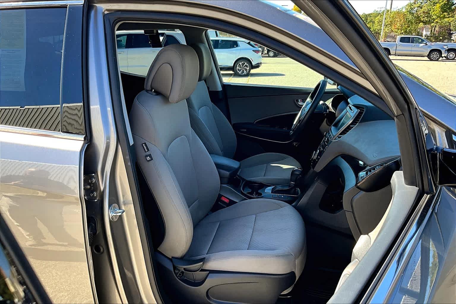 2018 Hyundai Santa Fe Sport 2.4L - Photo 11