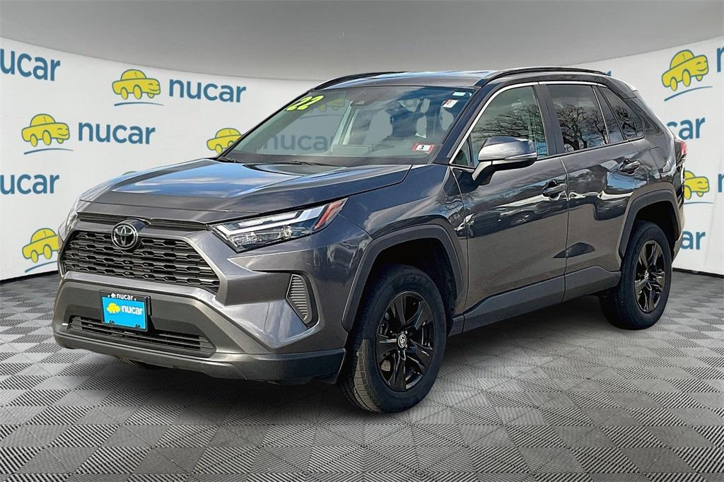 2022 Toyota RAV4 XLE - Photo 3