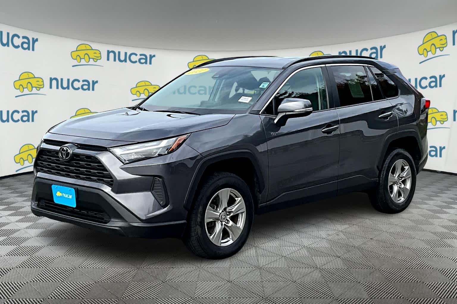 2022 Toyota RAV4 XLE - Photo 3