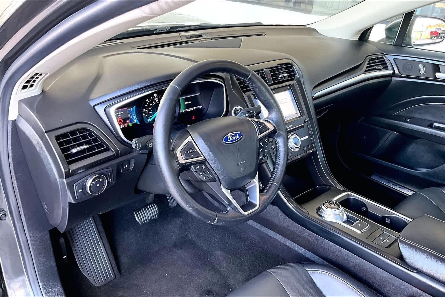 2019 Ford Fusion Hybrid Titanium - Photo 8