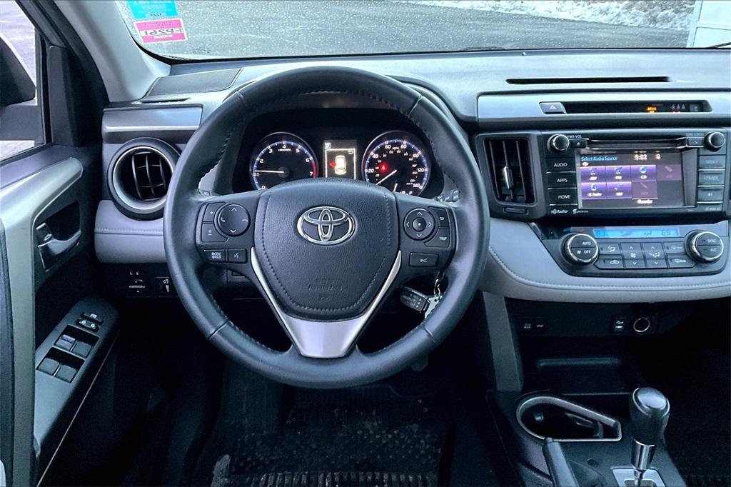 2017 Toyota RAV4 XLE - Photo 17