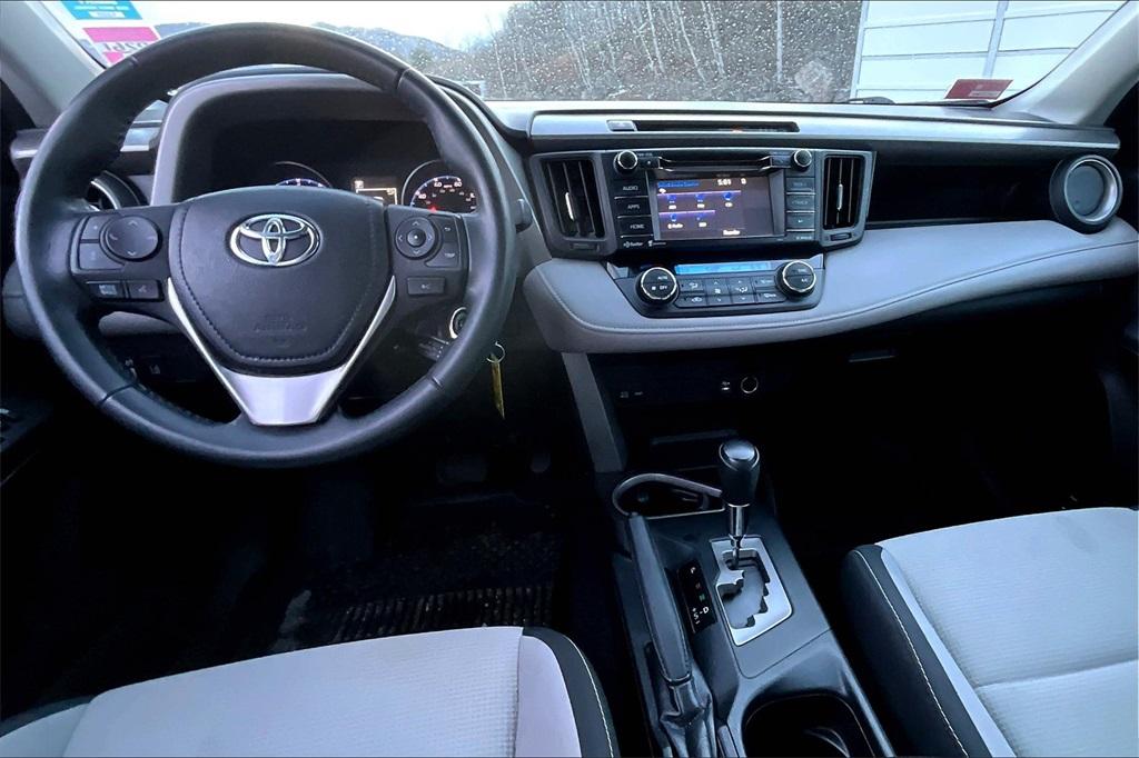 2017 Toyota RAV4 XLE - Photo 21