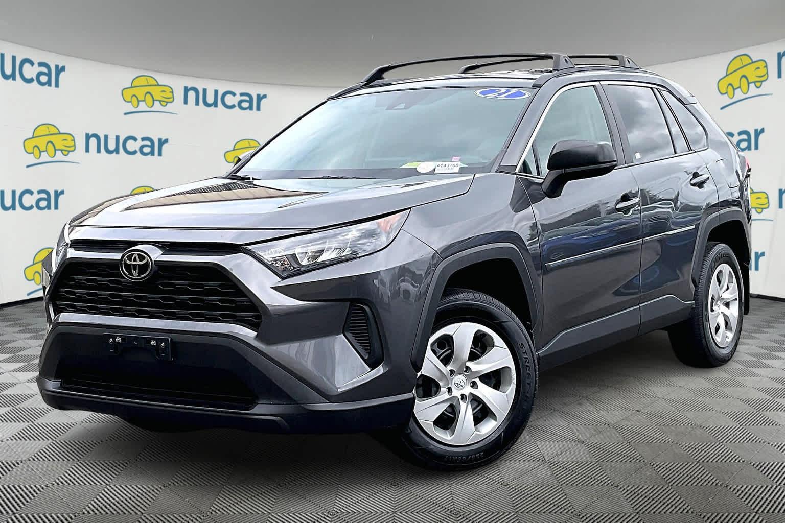 2021 Toyota RAV4 LE - Photo 3