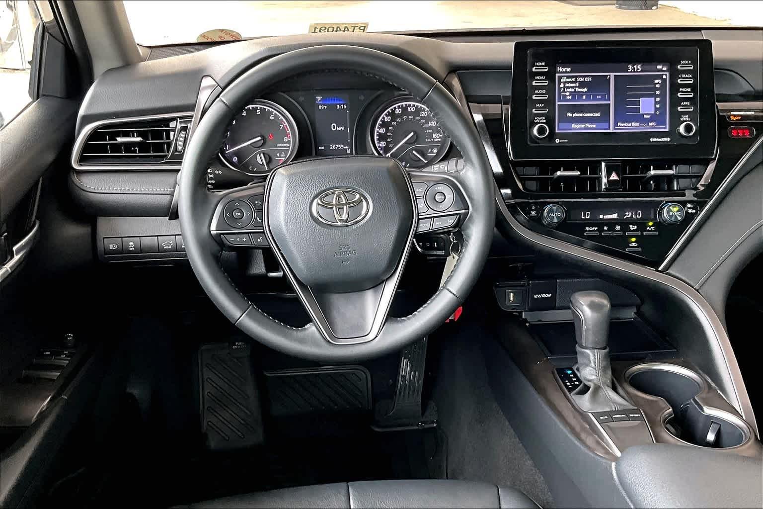 2023 Toyota Camry SE - Photo 17