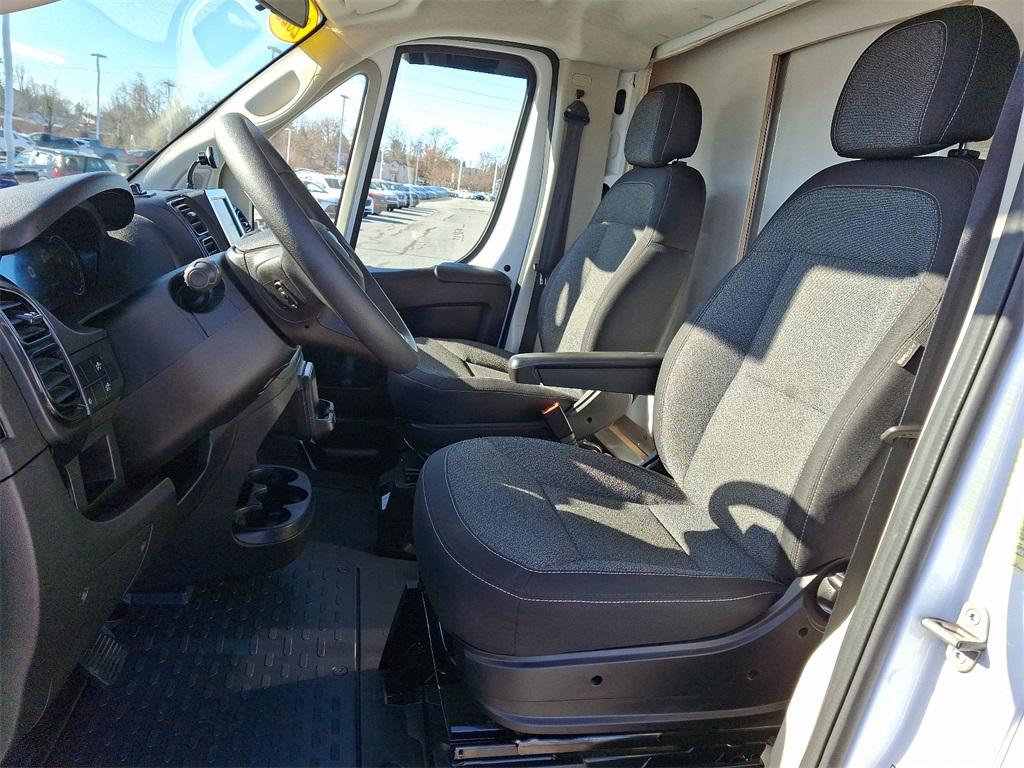 2022 Ram ProMaster 3500 Cutaway Low Roof - Photo 11