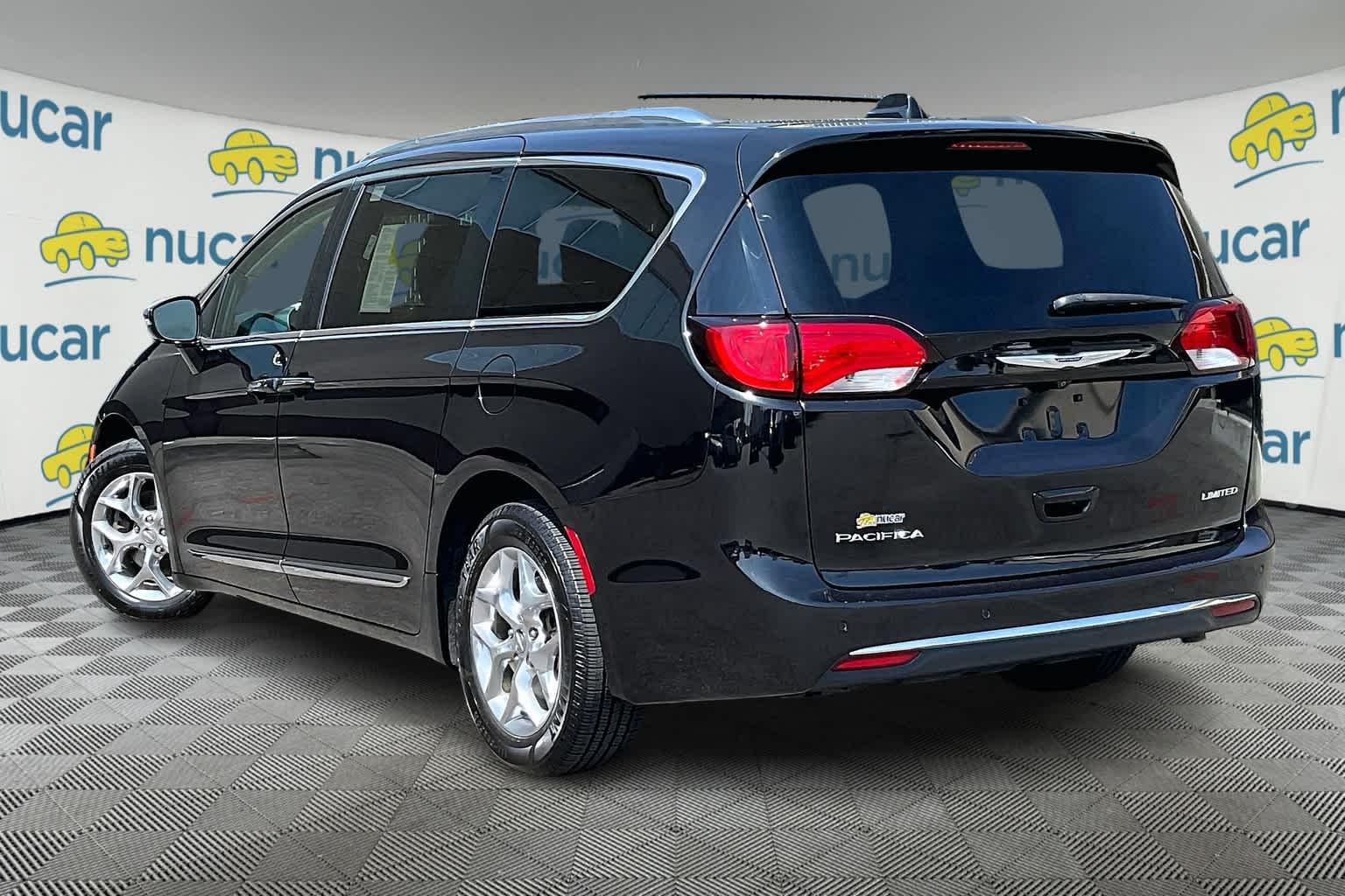 2019 Chrysler Pacifica Limited - Photo 4