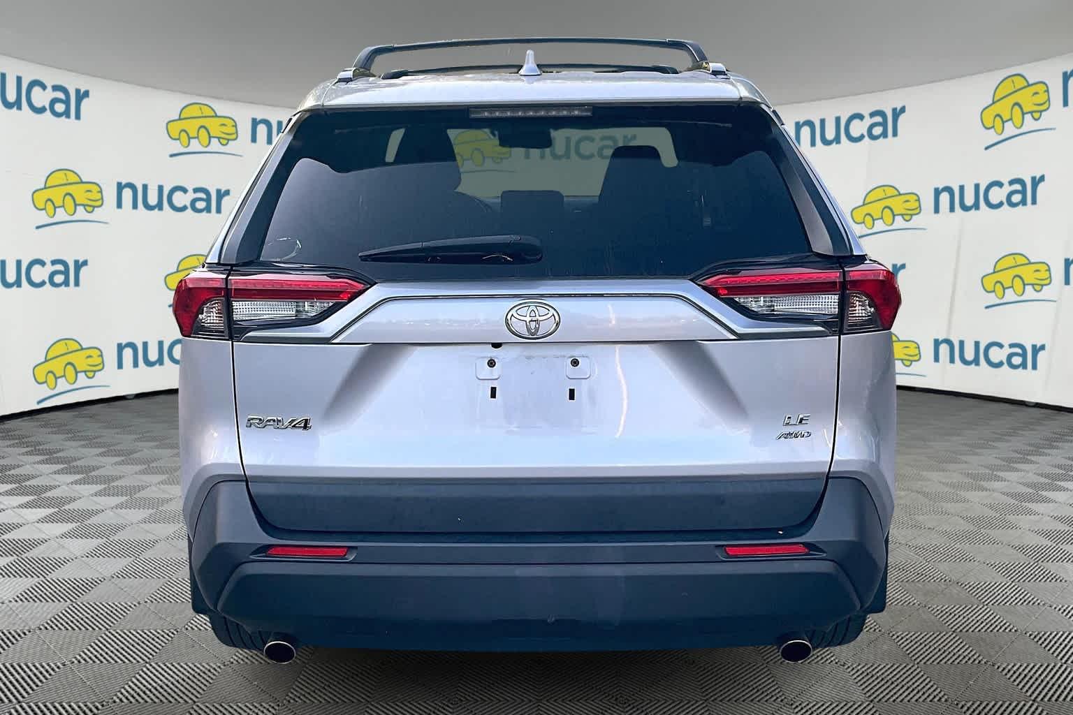 2020 Toyota RAV4 LE - Photo 3