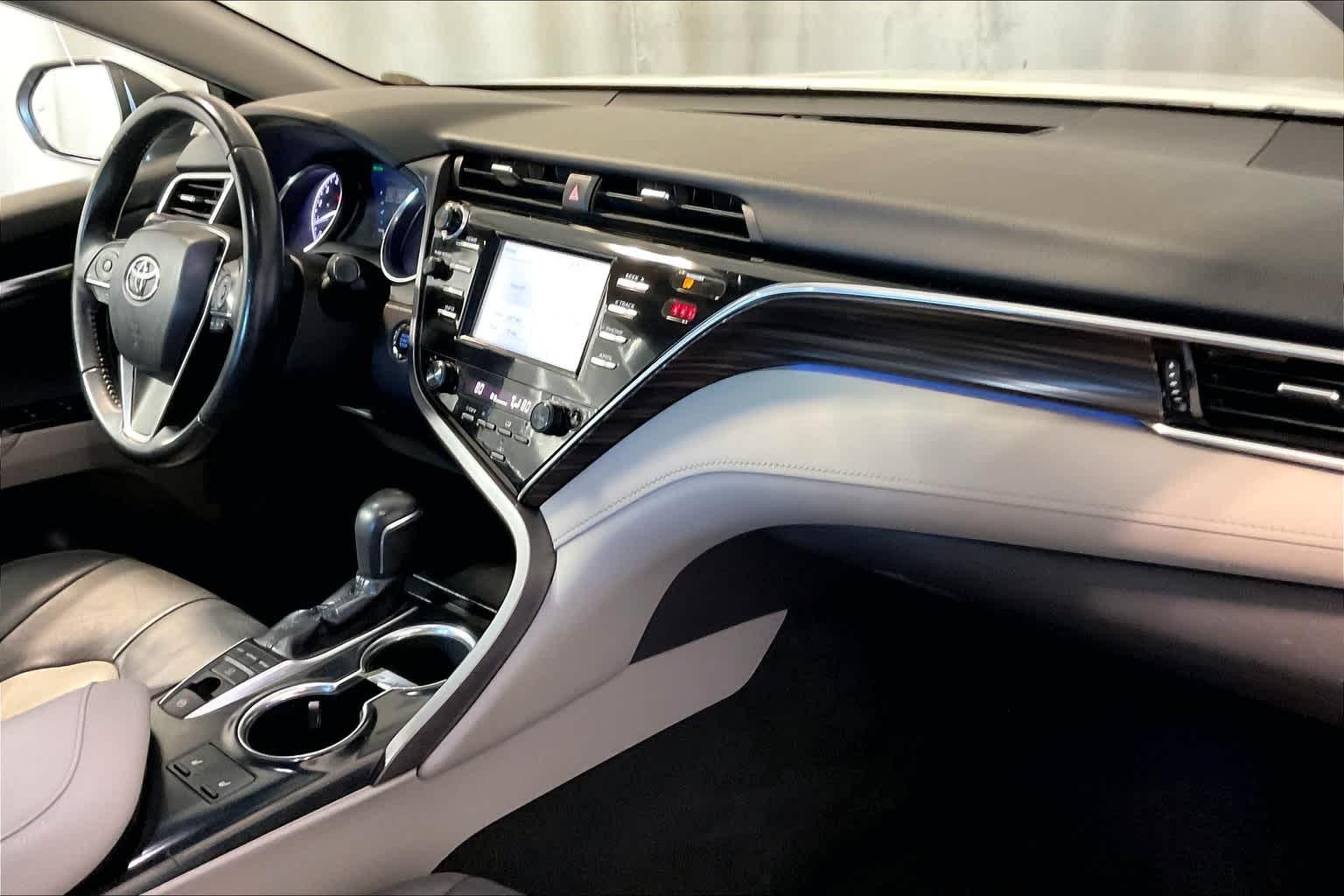 2018 Toyota Camry XLE - Photo 14