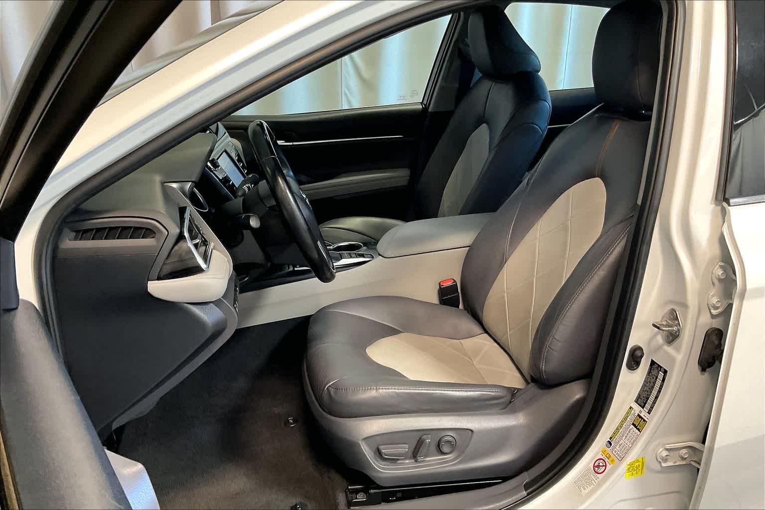 2018 Toyota Camry XLE - Photo 10