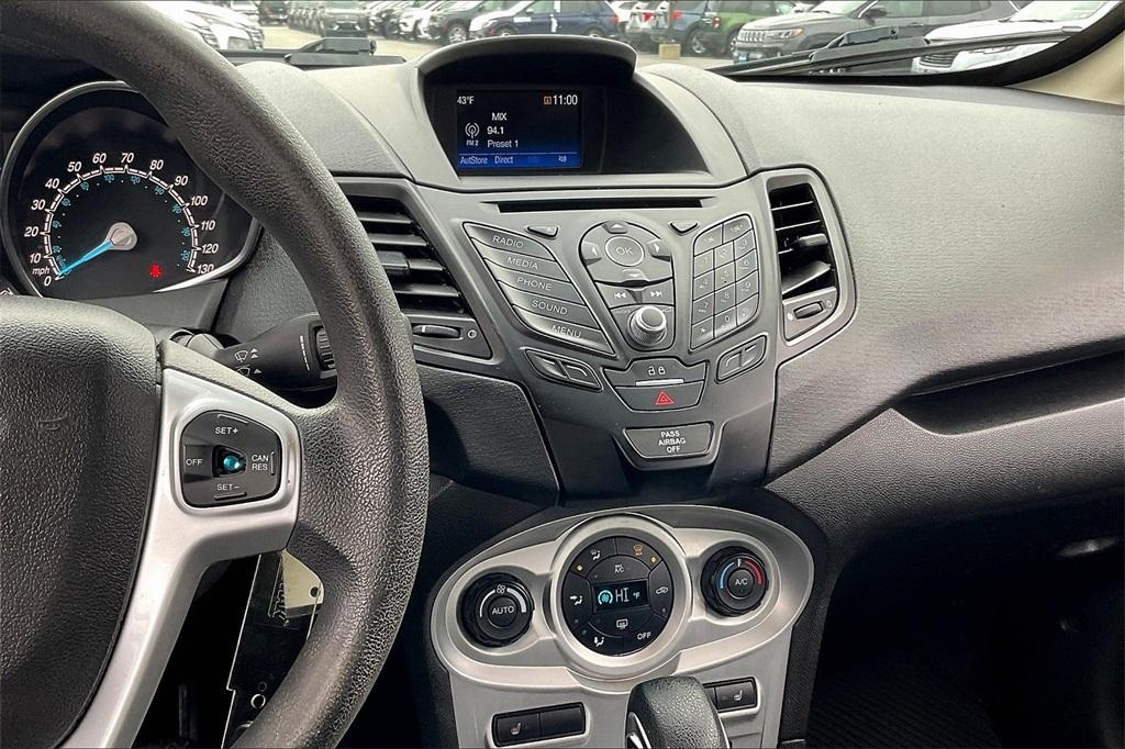 2019 Ford Fiesta SE - Photo 17