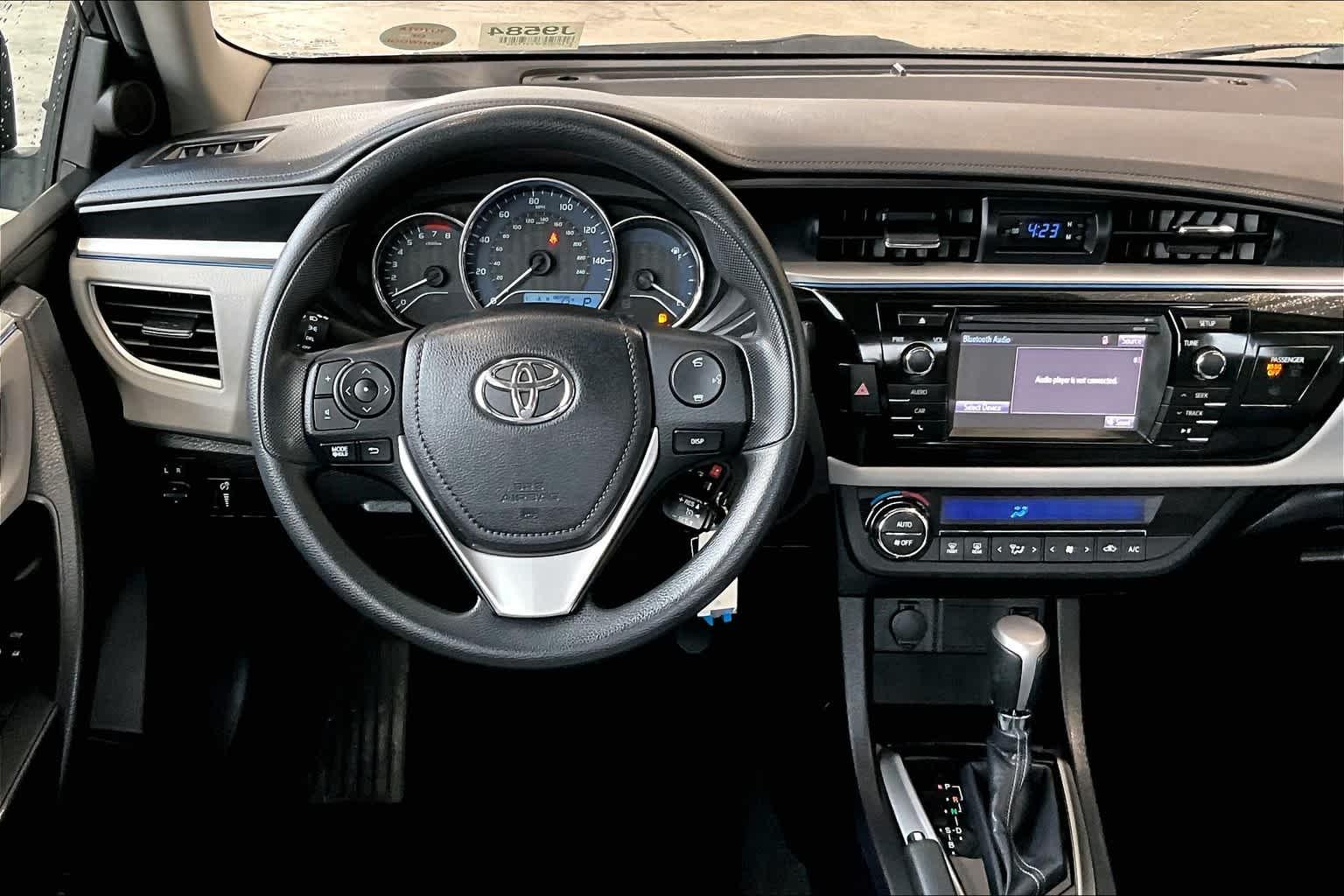 2015 Toyota Corolla LE - Photo 17