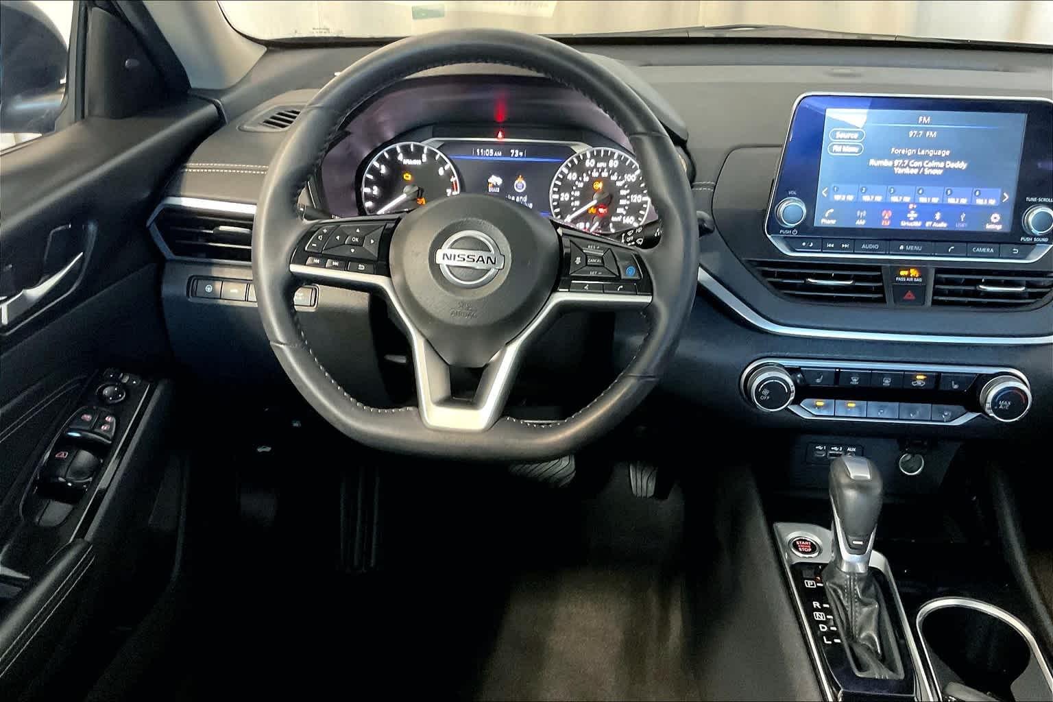 2021 Nissan Altima 2.5 SV - Photo 17