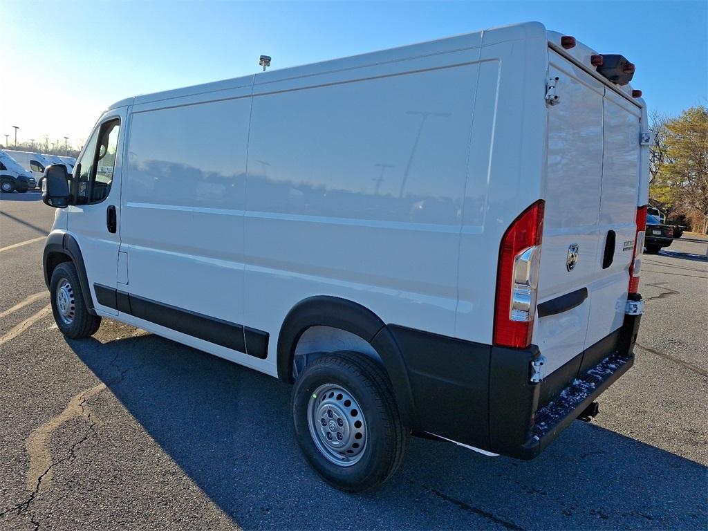 2025 Ram ProMaster 1500 Low Roof - Photo 3