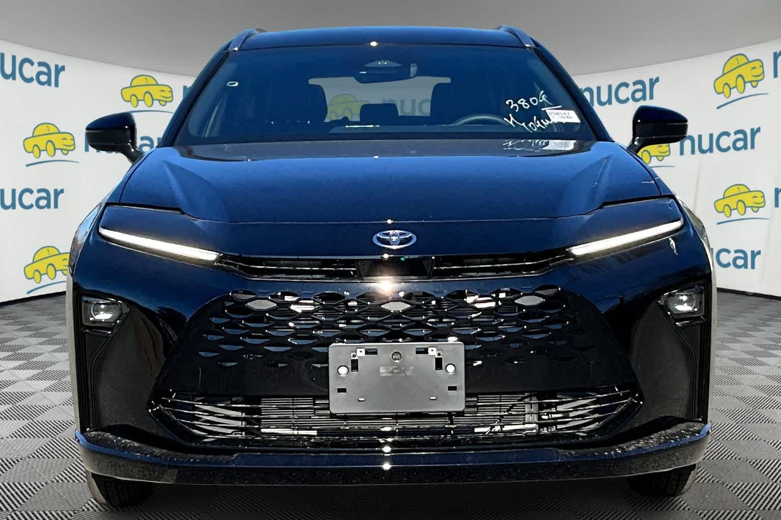 2025 Toyota Crown Signia XLE - Photo 2