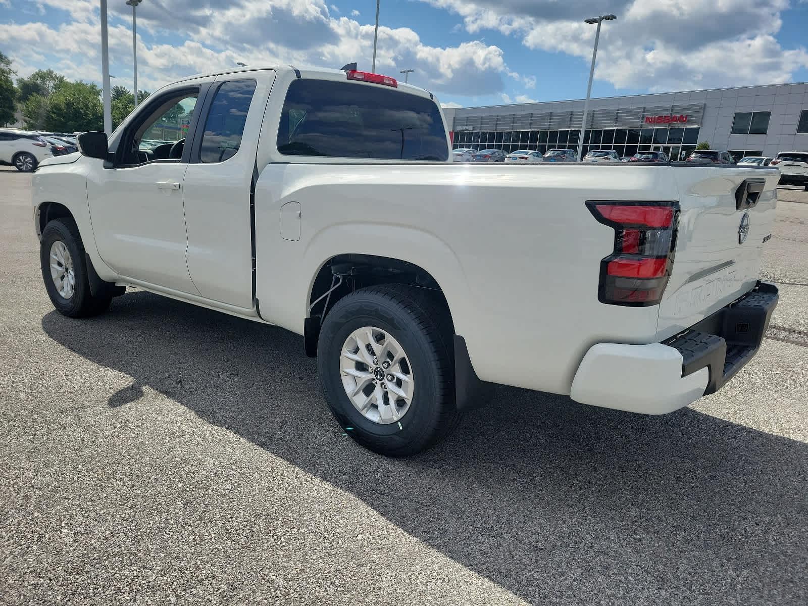 2024 Nissan Frontier SV King Cab 4x4 - Photo 3