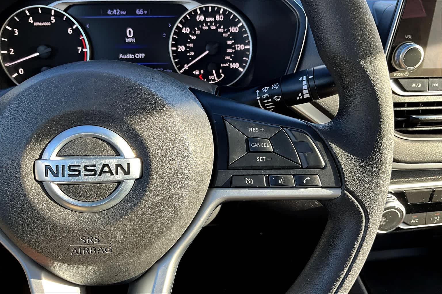 2021 Nissan Altima 2.5 SV - Photo 23