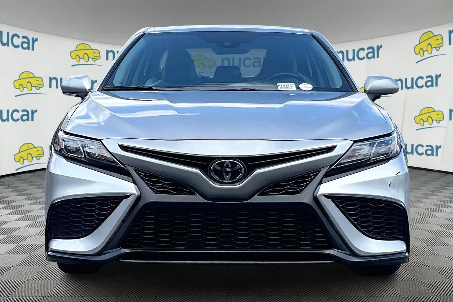 2022 Toyota Camry SE - Photo 2