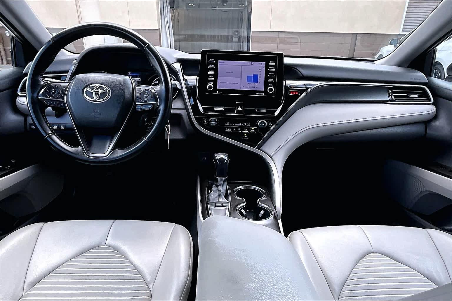 2022 Toyota Camry SE - Photo 21