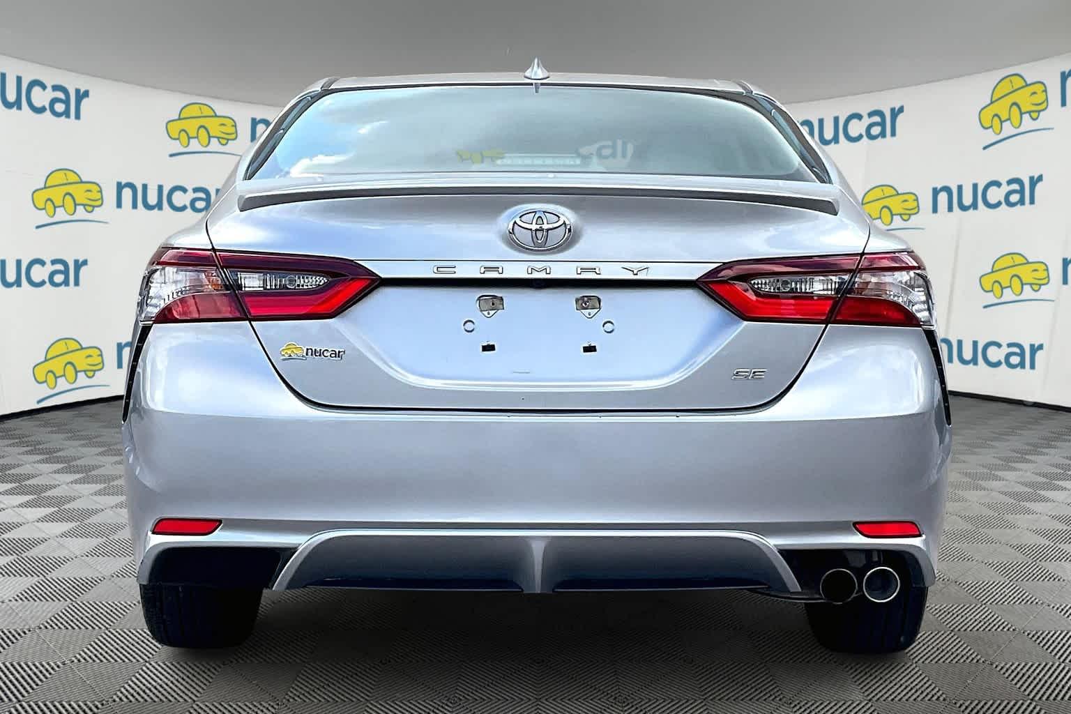 2022 Toyota Camry SE - Photo 5