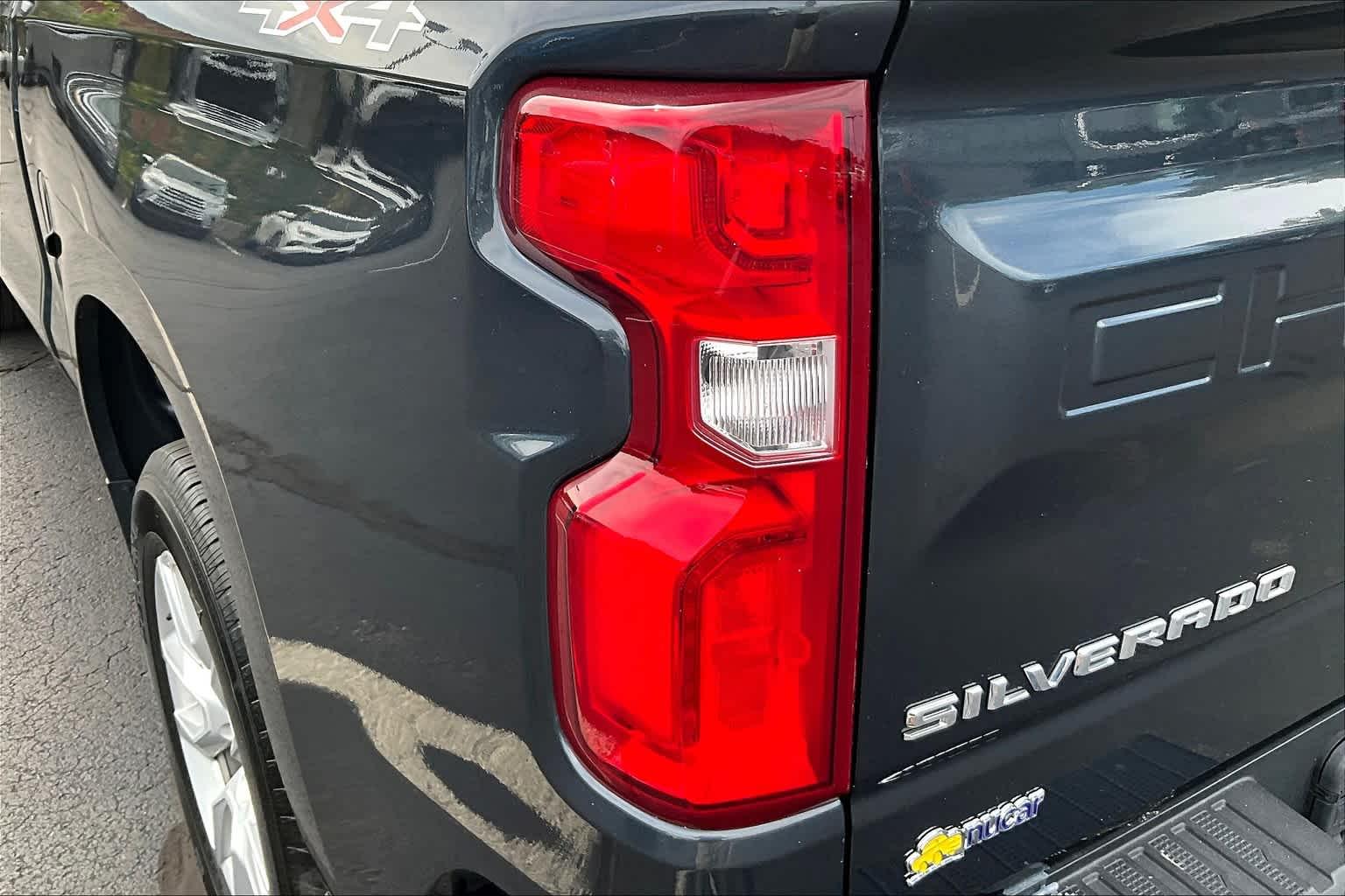 2021 Chevrolet Silverado 1500 Custom 4WD Crew Cab 147 - Photo 31