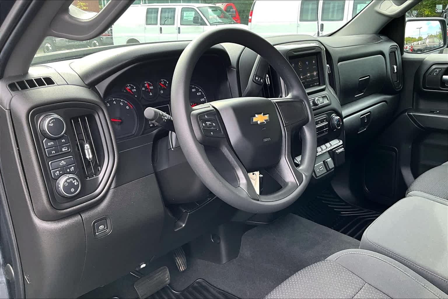 2021 Chevrolet Silverado 1500 Custom 4WD Crew Cab 147 - Photo 8