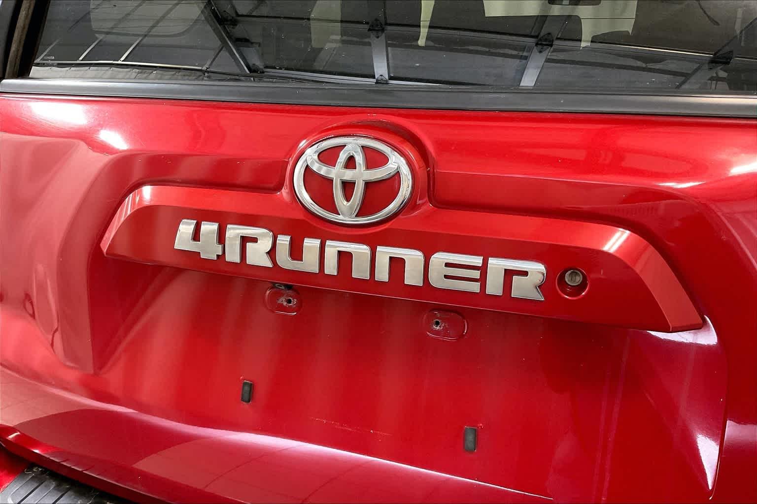 2016 Toyota 4Runner SR5 - Photo 28