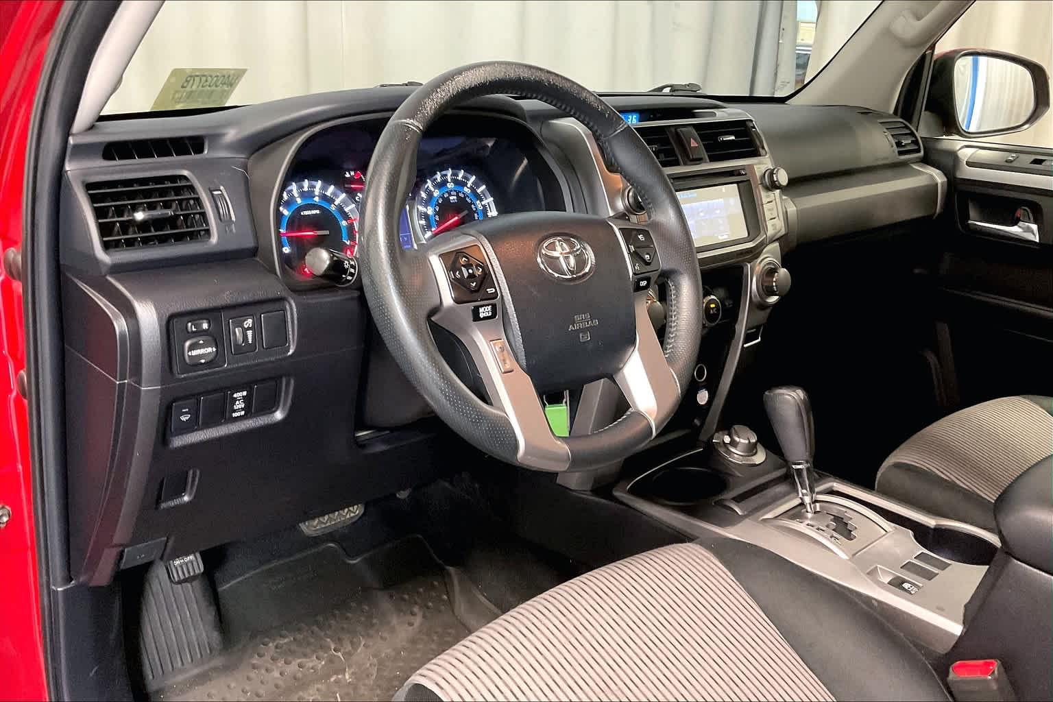 2016 Toyota 4Runner SR5 - Photo 8