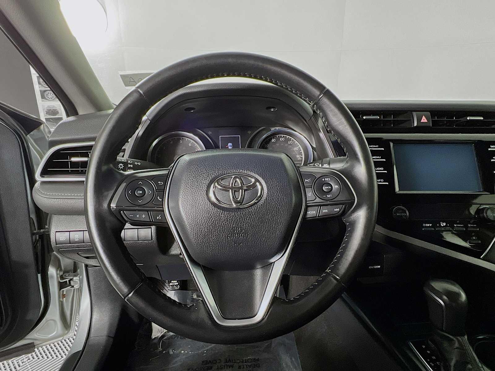 2018 Toyota Camry SE - Photo 11