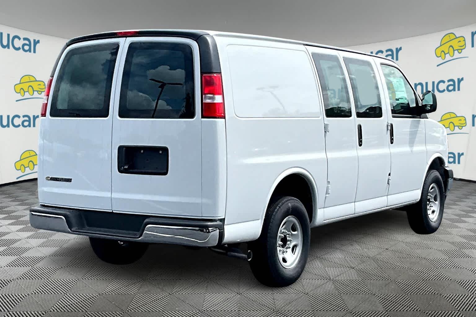 2024 Chevrolet Express 2500 CARGO - Photo 6