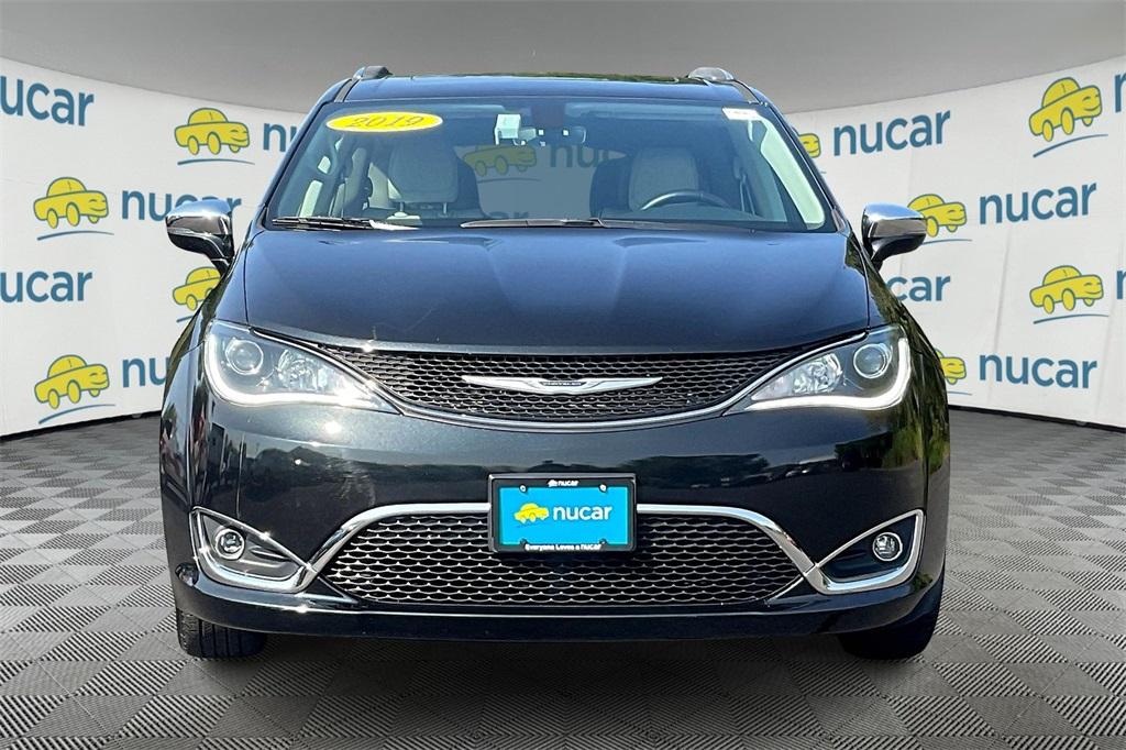 2019 Chrysler Pacifica Limited - Photo 2