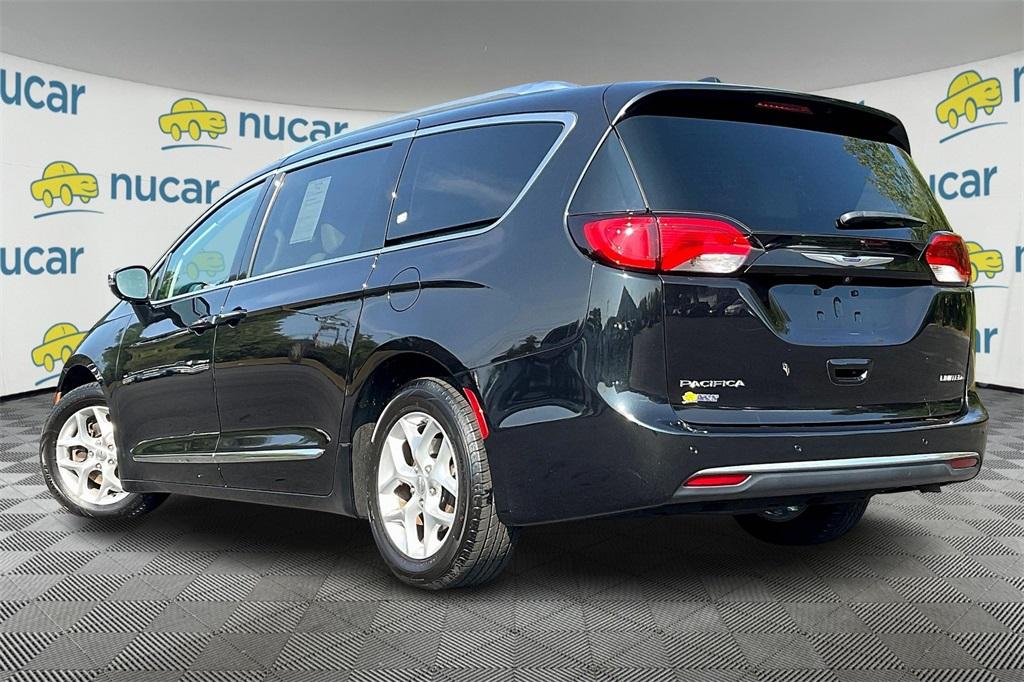 2019 Chrysler Pacifica Limited - Photo 4