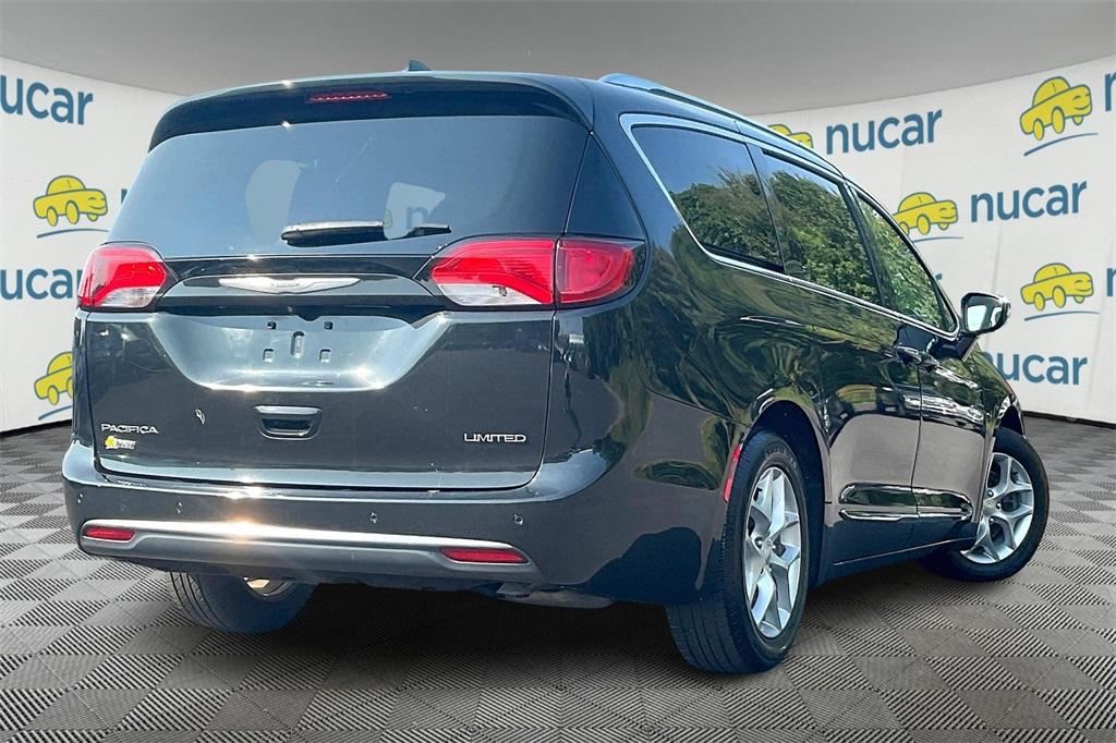 2019 Chrysler Pacifica Limited - Photo 6