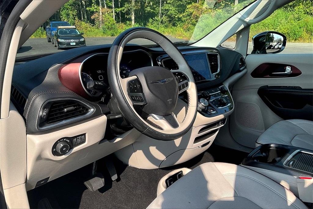 2019 Chrysler Pacifica Limited - Photo 8