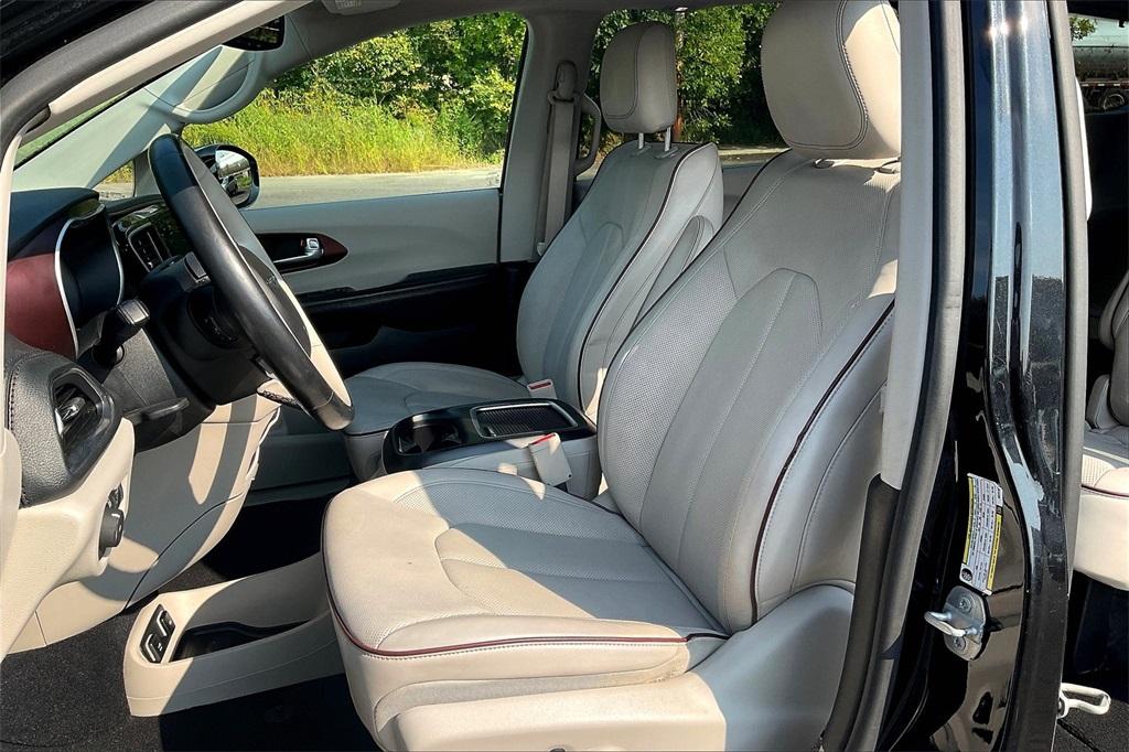 2019 Chrysler Pacifica Limited - Photo 10