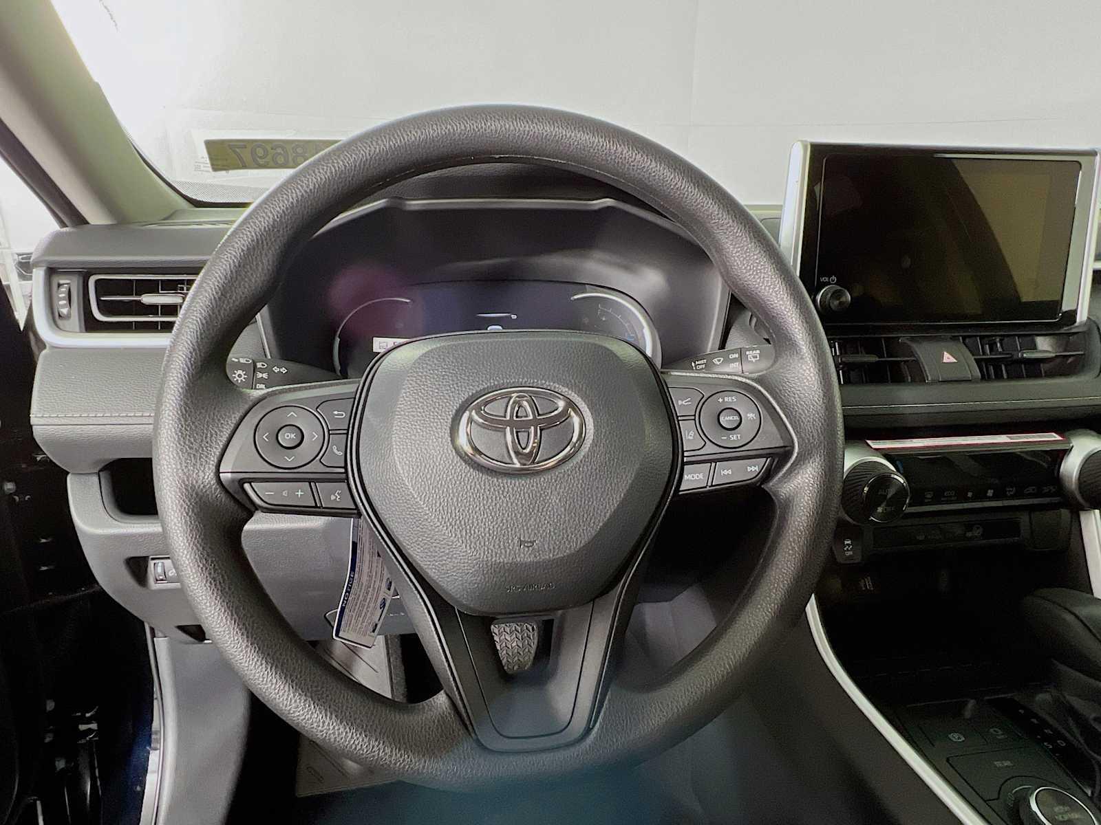 2024 Toyota RAV4 Hybrid LE - Photo 7